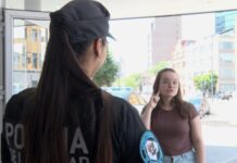 La Ciudad lanza un servicio de atención accesible para personas con discapacidad auditiva en las comisarías porteñas