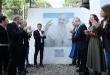 Kicillof participó de actos en homenaje al Papa Francisco