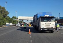 Camiones y micros deberán respetar el carril derecho obligatorio