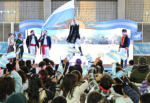 Con la participación de más de 100 alumnos y alumnas de escuelas isleñas, Julio Zamora acompañó el acto de Promesa de Lealtad a la Bandera Nacional