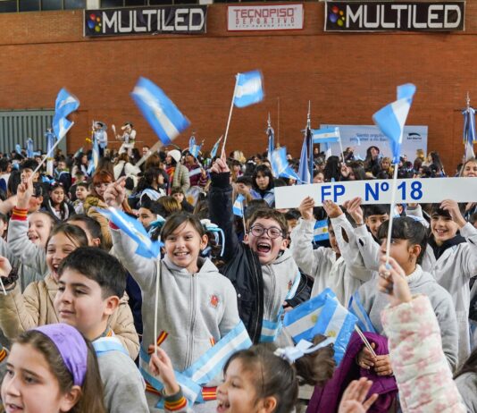 Más de 5.000 niñas y niños de San Martín prometieron lealtad a la bandera