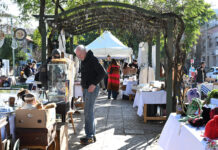 Vecinos y vecinas fueron parte del Festival Cultura Retro en el Boulevard Sáenz Peña de Tigre centro