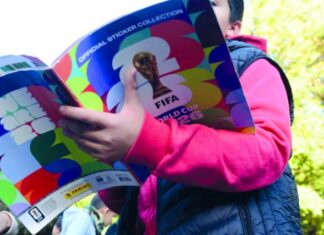 Figuritas, plazas y fiebre mundialista: el ritual que vuelve cada cuatro años
