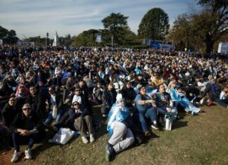 Más de 25 mil personas festejaron los goles de Messi en el Fan Fest organizado por la Ciudad