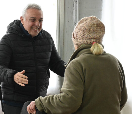 Julio Zamora a adultos mayores: «Es vital estar juntos en medio de las crisis que están atravesando”