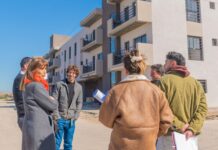 Juan Andreotti anunció el próximo sorteo de 46 viviendas y recorrió el avance de las obras