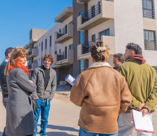 Juan Andreotti anunció el próximo sorteo de 46 viviendas y recorrió el avance de las obras