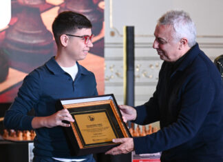 Semana Internacional del Ajedrez: en el MAT, Julio Zamora recibió al Gran Maestro Faustino Oro