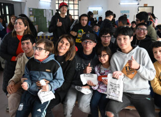Autoridades del Municipio de Tigre recorrieron escuelas primarias del territorio y entregaron 90 pares de anteojos