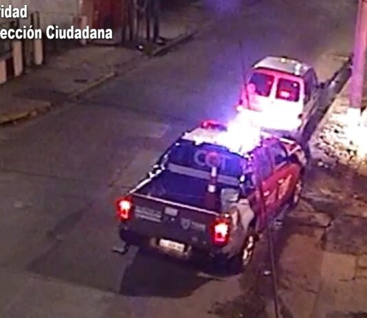 Circulaban en un automóvil de manera sospechosa y el COT los interceptó: poseían una réplica de arma de fuego y drogas