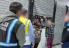 Tras el decreto de Jorge Macri, la Ciudad clausuró en Once una galería y 10 cuevas de celulares robados