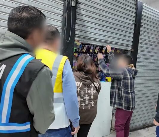 Tras el decreto de Jorge Macri, la Ciudad clausuró en Once una galería y 10 cuevas de celulares robados