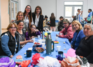 En el marco del Día del Maestro, escuelas públicas para adultos del Municipio de Tigre realizaron un acto conmemorativo