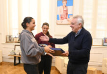 Julio Zamora recibió a deportistas de Tigre y reafirmó el compromiso del Municipio con el desarrollo de competidores locales