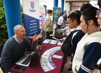 Julio Zamora recorrió la Expo CUT Universidades 2026 junto a centenares de estudiantes