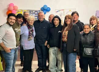 Julio Zamora acompañó el séptimo aniversario del Centro de Jubilados Fortaleza Bancalari